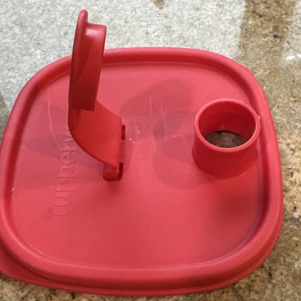 Red Tupperware REPLACEMENT Flip Top‎ Lid 5773 FOR Square Beverage Pitcher 5772A